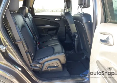 2016 Dodge Journey Crossroad Plus z USA, uszkodzony, nr VIN 3C4PDCGBXGT158256